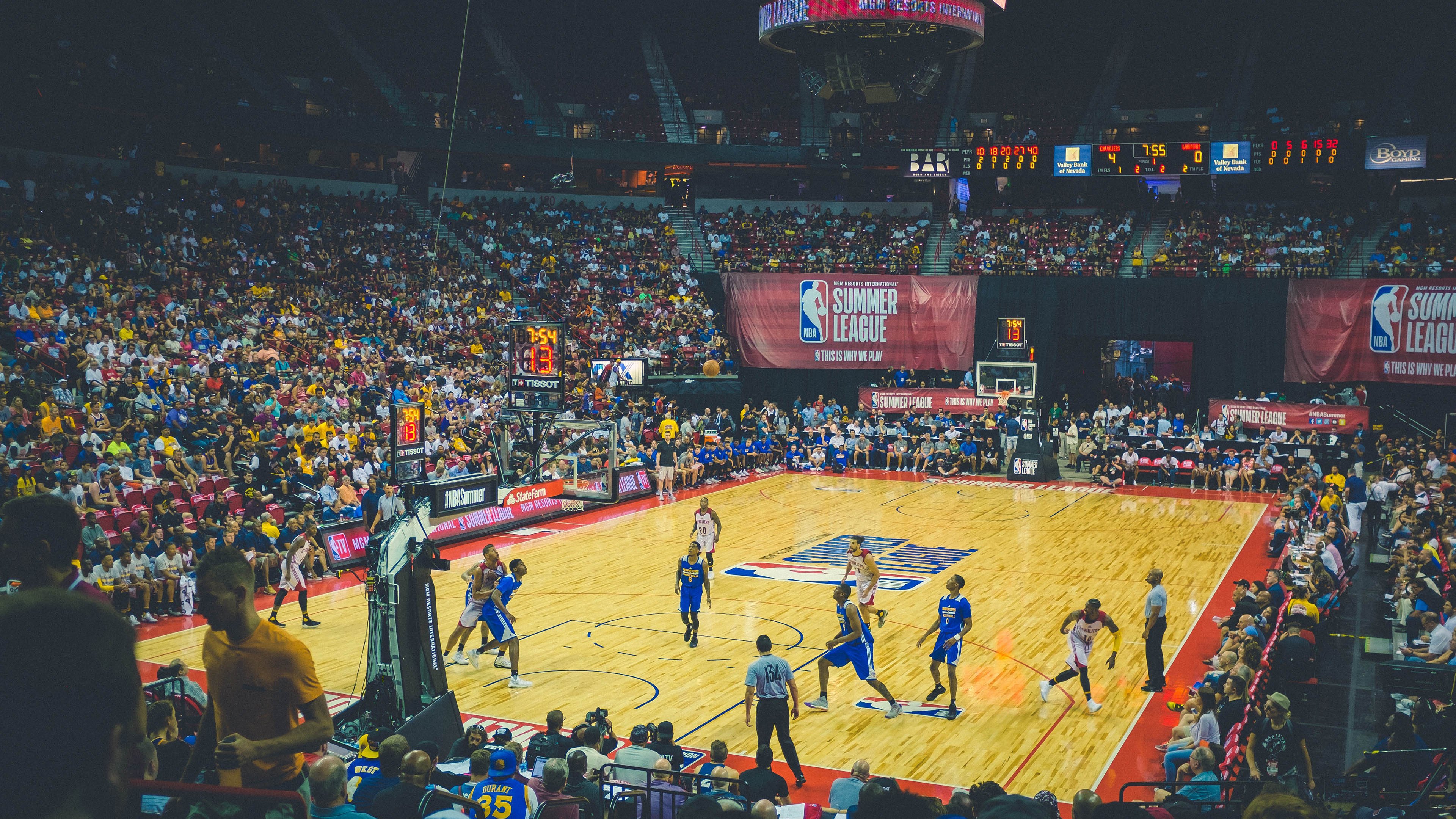 国王在训练中重点演练快速转换进攻，国王怎么过